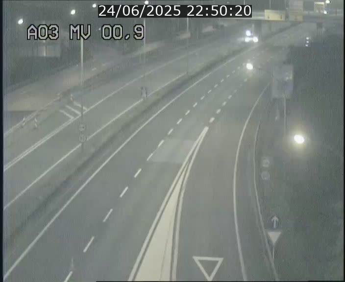 Traffic live webcam Luxembourg Croix de Gasperich - A3 - BK 0.4 - direction Luxembourg