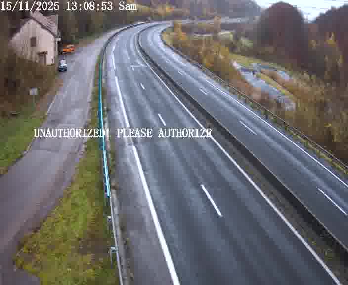 Webcam sur la D910 située dans la Côte des 4 vents. Vue orientée vers le bas, vers Saint-Avold.