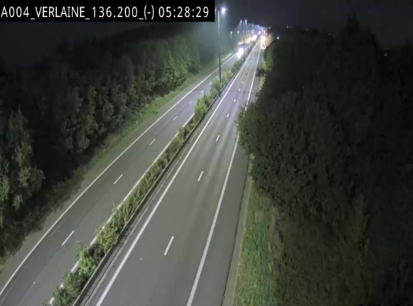 Webcam sur l'E411 à hauteur du pont surplombant la N40, à proximité de la sortie 26 Verlaine - Libramont-Chevigny. Vue orientée vers Namur