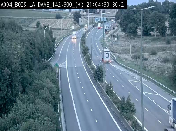 Webcam située entre la sortie 29 Neufchâteau et la jonction avec l'E25 en direction de Liège et Luxembourg