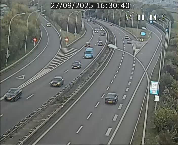 Traffic live webcam Luxembourg Leudelange - A4 - BK 4.9 - direction Luxembourg