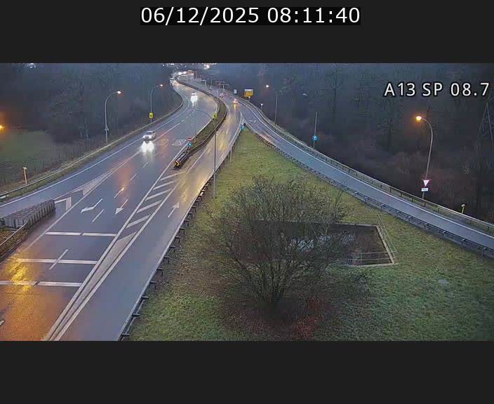 Traffic live webcam Luxembourg Jonction Lankelz - A13 direction Pétange - BK 8.7 