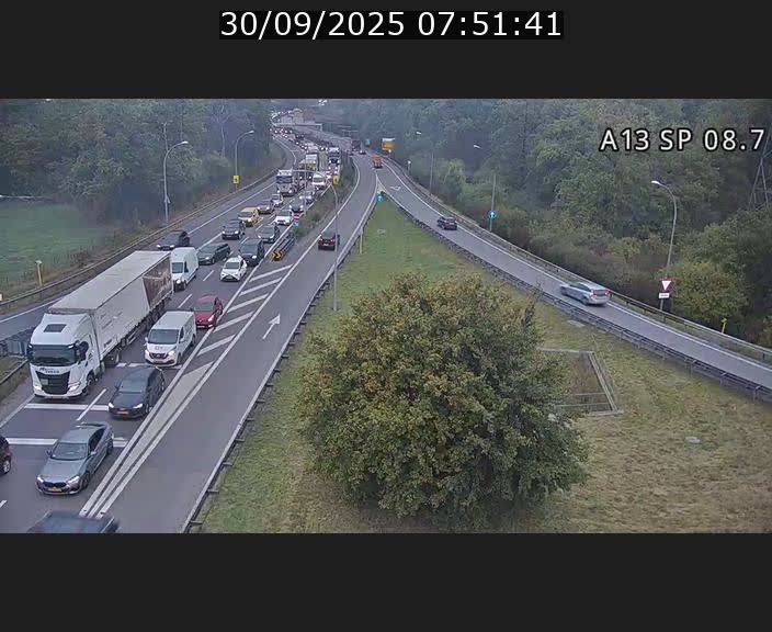 Traffic live webcam Luxembourg Jonction Lankelz - A13 direction Pétange - BK 8.7 