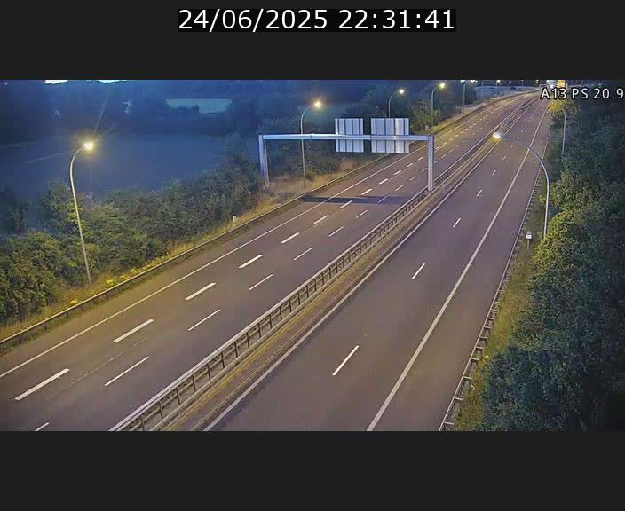 Traffic live webcam Luxembourg Croix de Bettembourg, rond-point d'Hellange - A13 direction Allemagne - BK 20.9