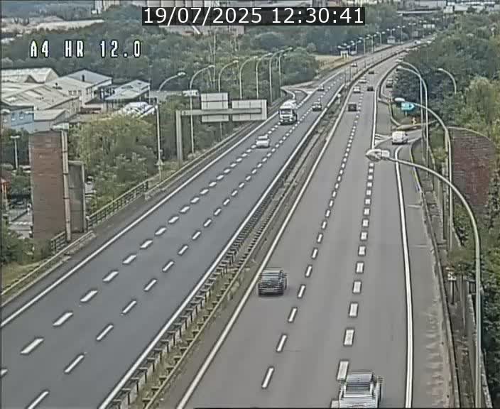 Traffic live webcam Luxembourg Jonction Foetz - A4 - BK 12.0 - direction Esch sur Alzette