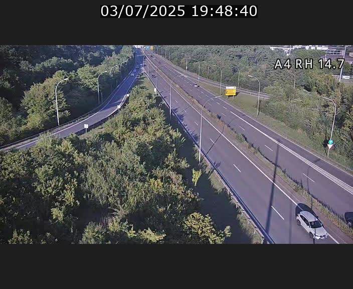 Traffic live webcam Luxembourg Jonction Lankelz - A4 - BK 14.7 - direction Luxembourg