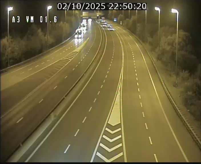 Traffic live webcam Luxembourg - Croix de Gasperich - A3 - BK 1.6 - direction France/Aire de Berchem