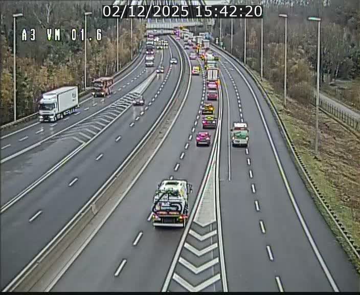 Traffic live webcam Luxembourg - Croix de Gasperich - A3 - BK 1.6 - direction France/Aire de Berchem