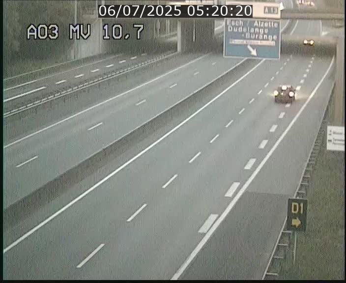Traffic live webcam Luxembourg Croix de Bettembourg - A3 - BK 10.7 - direction France