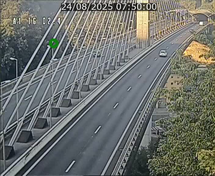Traffic live webcam Luxembourg Sandweiler - A1 direction Luxembourg-ville - BK 2.4