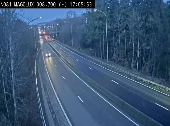 Webcam sur la N81 (E411) à hauteur de la jonction avec la N883. Vue orientée vers Arlon