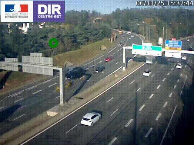 Caméra de circulation routière sur le boulevard périphérique Laurent Bonnevay de Lyon (D383) à hauteur de Bron, avant la jonction avec l'A43. Vue orientée vers l'échangeur