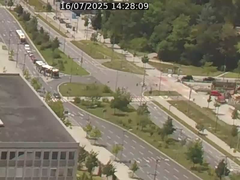 Webcam sur l'avenue John Fitzgerald Kennedy (N51) avec vue sur le Pont rouge (Pont Grande Duchesse Charlotte), l'arrêt Pfaffenthal et l'entrée du quartier Kirchberg