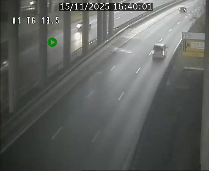 Traffic live webcam Luxembourg Senningen - A1 direction Luxembourg - BK 13.5