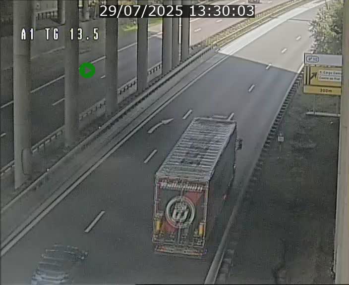 Traffic live webcam Luxembourg Senningen - A1 direction Luxembourg - BK 13.5
