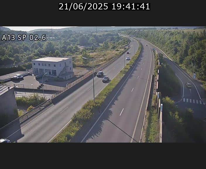 Traffic live webcam Luxembourg Sanem - A13 direction Pétange - BK 2.6