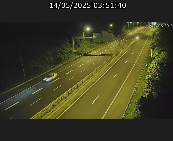 Traffic live webcam Luxembourg Croix de Bettembourg, rond-point d'Hellange - A13 direction Allemagne - BK 20.9