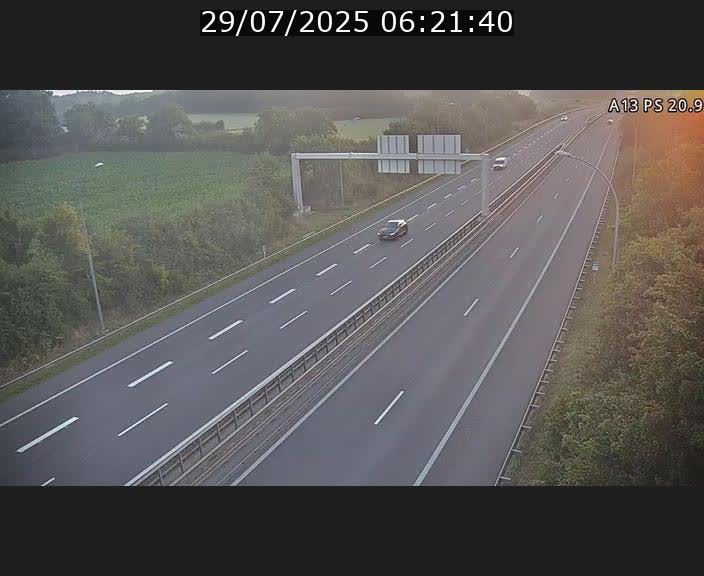 Traffic live webcam Luxembourg Croix de Bettembourg, rond-point d'Hellange - A13 direction Allemagne - BK 20.9