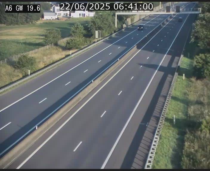 Traffic live webcam Luxembourg - Steinfort - A6 - BK 19.6 - direction Belgique