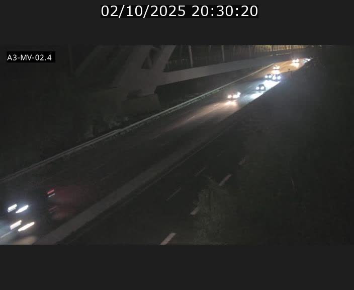 Webcam autoroute de la France (A3) au Luxembourg à Fentange, à proximité de la Croix de Gasperich. Vue orientée vers la Cloche d'Or