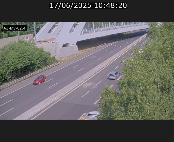 Webcam autoroute de la France (A3) au Luxembourg à Fentange, à proximité de la Croix de Gasperich. Vue orientée vers la Cloche d'Or
