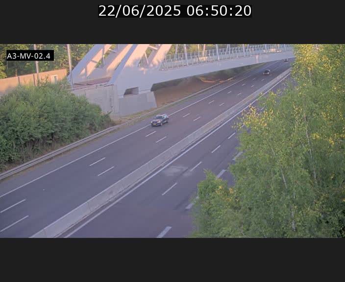 Webcam autoroute de la France (A3) au Luxembourg à Fentange, à proximité de la Croix de Gasperich. Vue orientée vers la Cloche d'Or