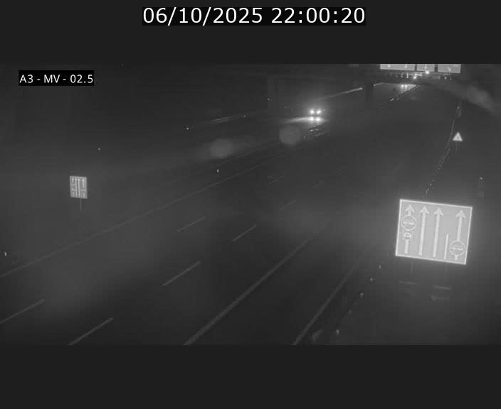 Webcam autoroute A3 au Luxembourg à proximité de la Croix de Gasperich. Vue orientée vers Luxembourg