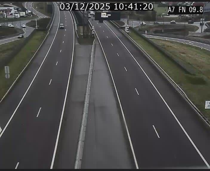 Caméra trafic Luxembourg - A7, Tunnel Gousselerbierg, sortie sud, direction rond-point Lorentzweiler (BK 9.9)