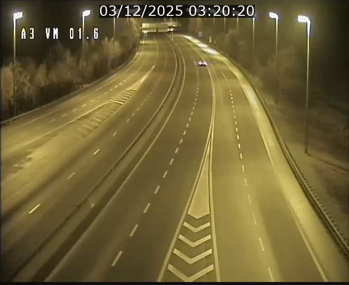 Traffic live webcam Luxembourg - Croix de Gasperich - A3 - BK 1.6 - direction France/Aire de Berchem