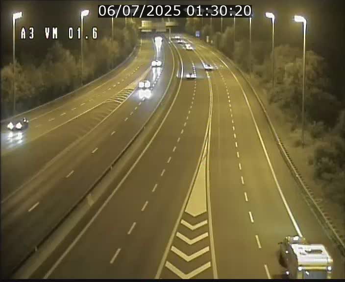 Traffic live webcam Luxembourg - Croix de Gasperich - A3 - BK 1.6 - direction France/Aire de Berchem