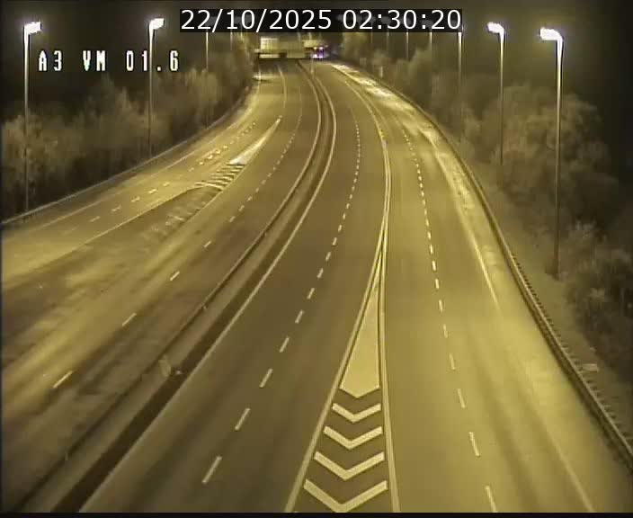 Traffic live webcam Luxembourg - Croix de Gasperich - A3 - BK 1.6 - direction France/Aire de Berchem