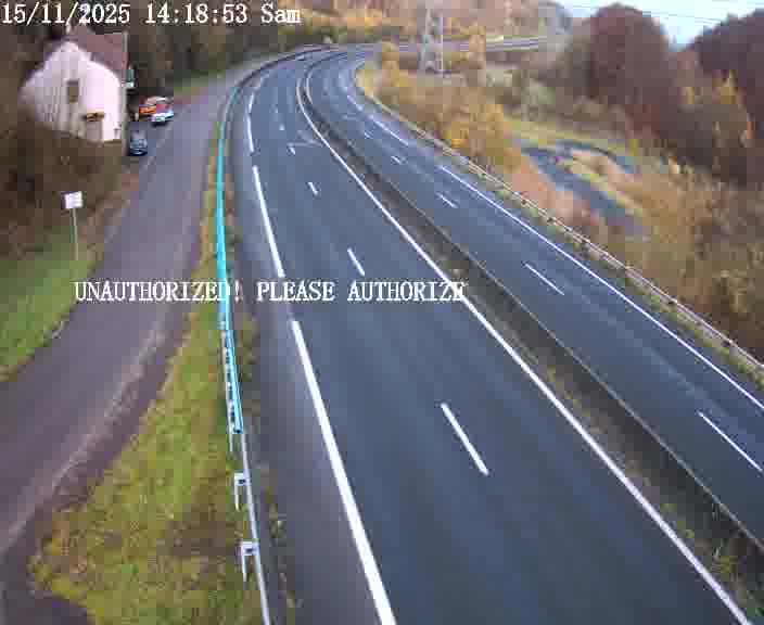 Webcam sur la D910 située dans la Côte des 4 vents. Vue orientée vers le bas, vers Saint-Avold.