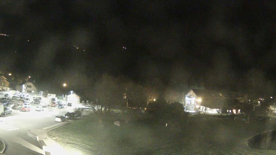 Webcam au niveau de la mairie du village du Bourg d'Oisans, aux pieds de l'Alpe d'Huez et aux portes du parc des Écrins