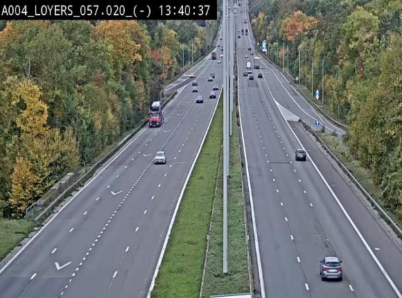 Webcam E411 au niveau du viaduc de Beez à Loyers, entre Champion et Warissoulx. Vue orientée vers Bruxelles