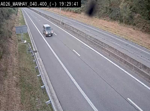Webcam autoroute A26/E25 à hauteur de Manhay, après la jonction avec la N651 en direction de Liège - BK 40.4