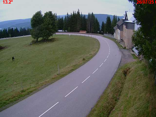 Webcam en haut du col du Ballon d'Alsace sur la D465 à 1075 mètres d'altitude dans les Vosges