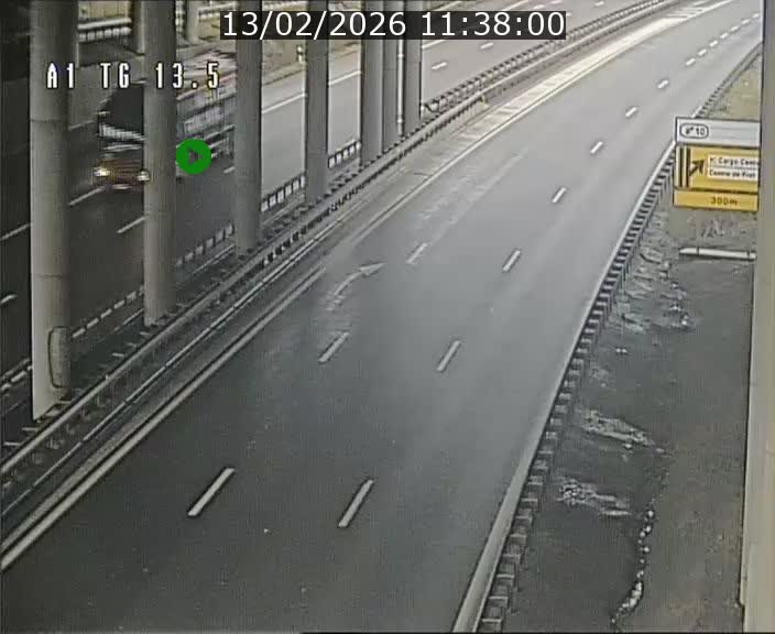 Traffic live webcam Luxembourg Senningen - A1 direction Luxembourg - BK 13.5