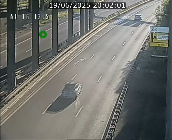 Traffic live webcam Luxembourg Senningen - A1 direction Luxembourg - BK 13.5