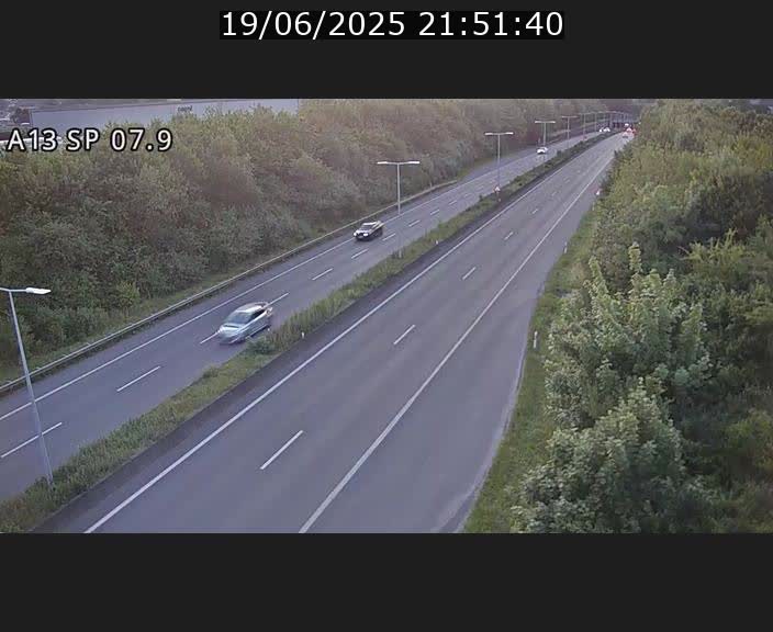 Traffic live webcam Luxembourg Jonction Lankelz - A13 direction Pétange - BK 7.9