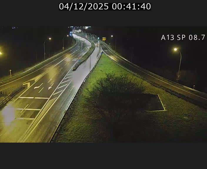 Traffic live webcam Luxembourg Jonction Lankelz - A13 direction Pétange - BK 8.7 