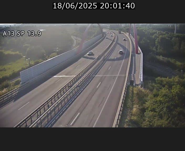 Traffic live webcam Luxembourg Kayl - A13 direction Esch-sur-Alzette/Luxembourg-ville - BK 13.9