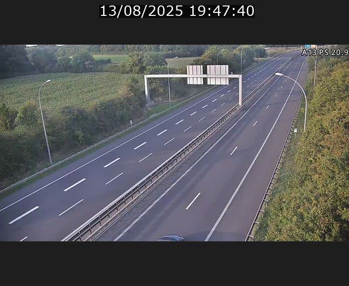 Traffic live webcam Luxembourg Croix de Bettembourg, rond-point d'Hellange - A13 direction Allemagne - BK 20.9