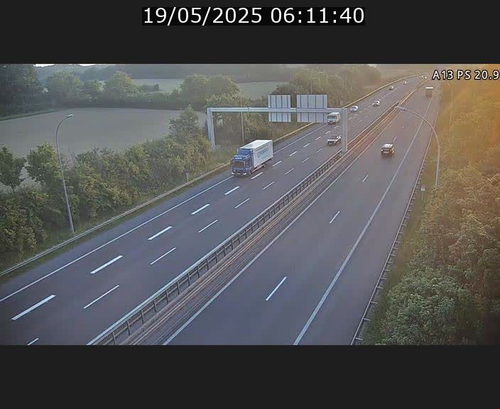 Traffic live webcam Luxembourg Croix de Bettembourg, rond-point d'Hellange - A13 direction Allemagne - BK 20.9