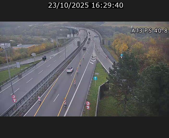 Webcam autoroute A13 à la sortie est du tunnel Markusbierg à Schengen. Vue sur le pont de la Moselle, vers l'Allemagne