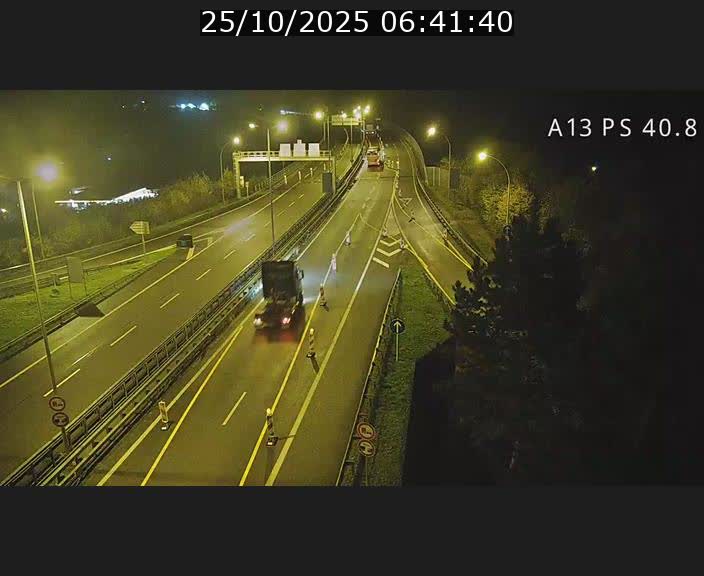 Webcam autoroute A13 à la sortie est du tunnel Markusbierg à Schengen. Vue sur le pont de la Moselle, vers l'Allemagne