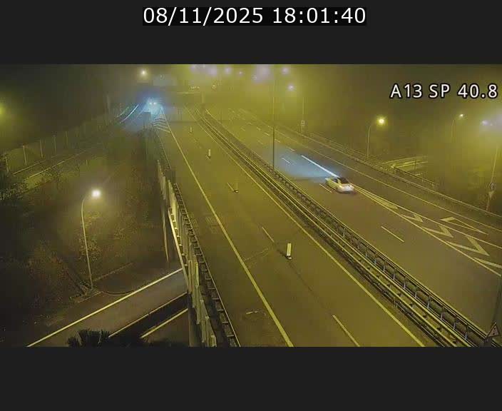 Webcam avec vue sur l'entrée côté allemand du tunnel Markusbierg à Schengen. Vue orientée vers le tunnel et Bettembourg