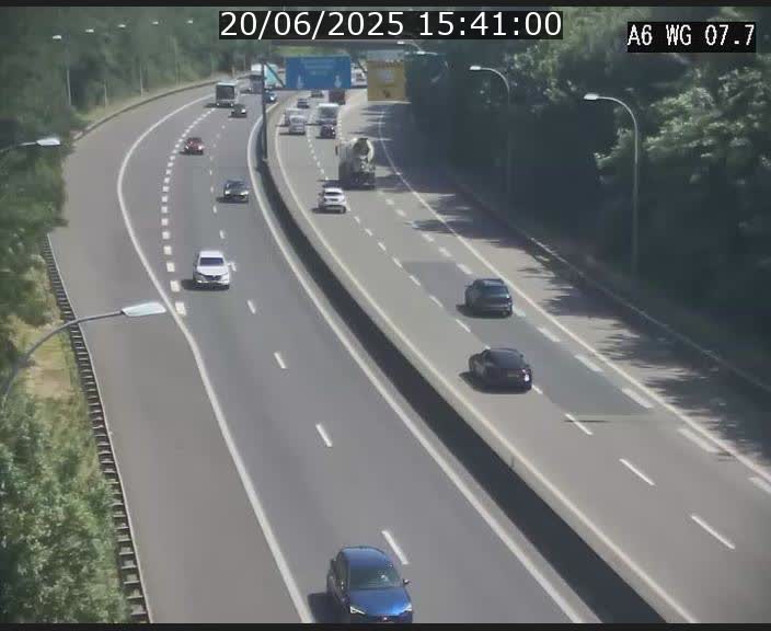 Traffic live webcam Luxembourg - Bridel - A6 - BK 7.7 - direction Belgique