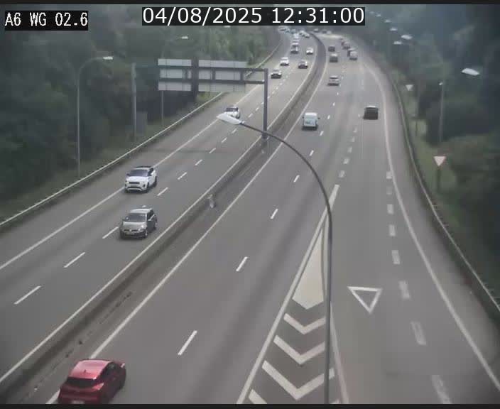 Traffic live webcam Luxembourg Croix de Cessange - A6 - BK 2.6 - direction France/Allemagne