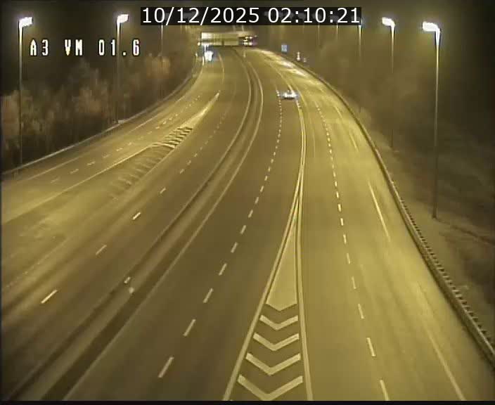 Traffic live webcam Luxembourg - Croix de Gasperich - A3 - BK 1.6 - direction France/Aire de Berchem