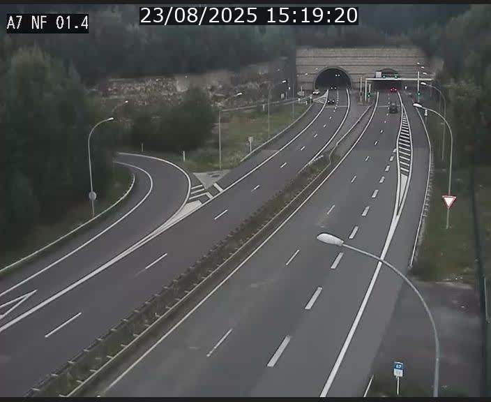 Caméra autoroute Luxembourg A7 - Echangeur Waldhaff - direction Tunnel Stafelter